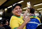 Vereadora eleita, conhecida como 'dona de zona', manda recado para servidor