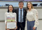 Vereador Beto Avelar e Mônica Riedel entregam homenagem à bicampeã mundial de Mountain Bike