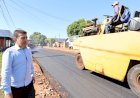 Depois de décadas de espera, moradores veem recapeamento avançar no Jardim dos Estados