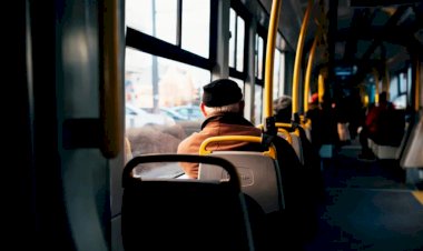 Qual é o limite de passageiros em ônibus urbanos?