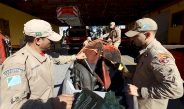 Governo envia primeira equipe de bombeiros militares para ajudar no salvamento de vítimas no RS