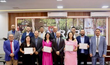 Vereadores e prefeitos eleitos são diplomados em Caarapó