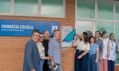Vereador Landmark descerra placa de revitalização da Farmácia Escola da UFMS