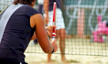 Prefeitura e UFGD oferecem vagas para adolescentes em projeto de Beach Tennis