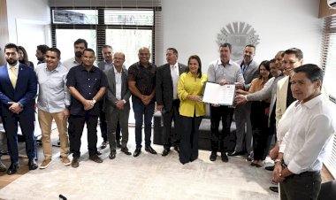 Vereador Flávio Cabo Almi participa de assinatura de contrato para construção do primeiro condomínio sustentável do Brasil; 164 famílias serão beneficiadas