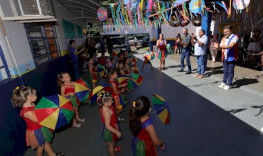 Ceim Professor Guilherme Gomes inova com bloquinho de carnaval para crianças
