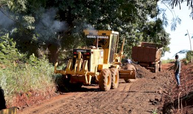 Prefeitura inicia cascalhamento em vias nunca atendidas na Reserva Indígena