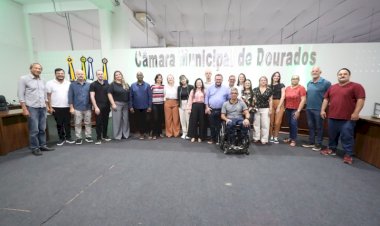 Câmara de Dourados empossa 14 aprovados em concurso público