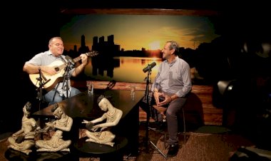Do Barroco ao Barracão recebe o cantor, compositor e jornalista ZéDu