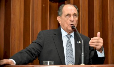 Zé Teixeira solicita investimentos em saneamento e lazer para Laguna Carapã