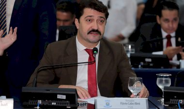 Flávio Cabo Almi destaca ações pelos bairros e vota a favor de projetos importantes na Câmara