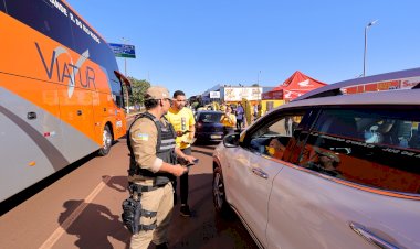 Prefeitura reforça educação no trânsito com blitz educativa do Maio Amarelo