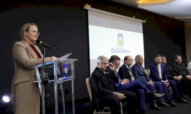 Câmara de Dourados homenageia presidentes da ACED