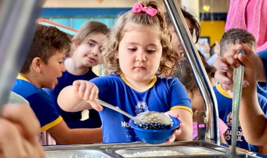 Alunos da Educação Infantil participam de projeto piloto de self-service na merenda escolar em Nova Alvorada do Sul