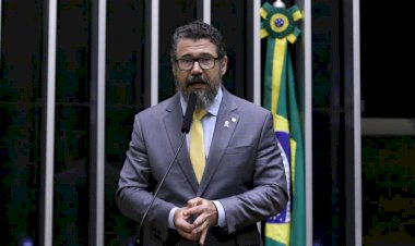 Após ação de Marcos Pollon, STF determina que Câmara explique irregularidades em urgência para o PL da Adultização