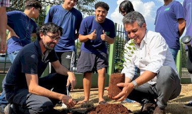 Landmark abre Semana da Agroecologia com plantio de mudas e práticas sustentáveis em escola