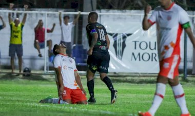 CRA goleia Comercial no Noroeste e mantém lugar na zona de acesso