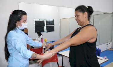 Prefeitura leva avaliação dermatológica ao Jorjão para rematrícula na natação e hidroginástica