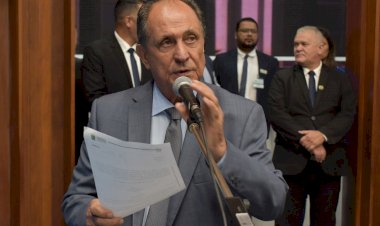 Deputado Zé Teixeira articula construção de praça em Campo Grande