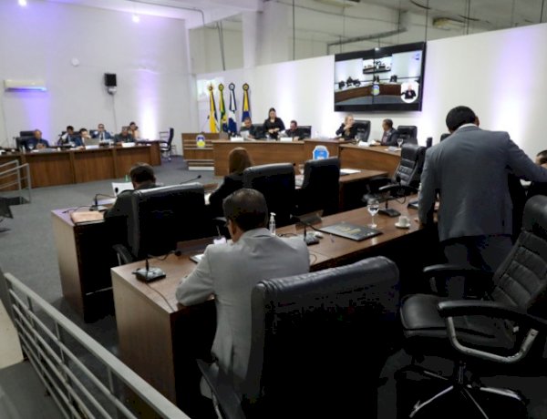 Câmara de Dourados aprova títulos e homenagens durante sessão ordinária