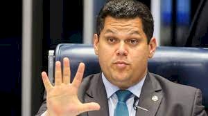 Senado aprova avaliação psicológica obrigatória para renovar CNH