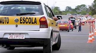Deputado pede urgência ao PL que torna facultativa a frequência em autoescolas para tirar a CNH