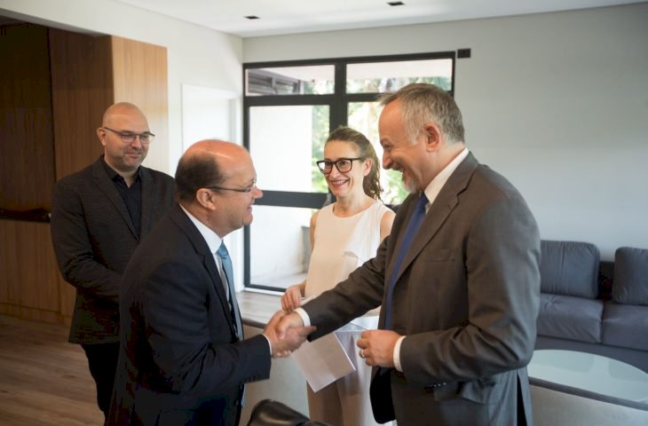 Com proposta de cooperação educacional, Consul da Itália visita Governo do MS
