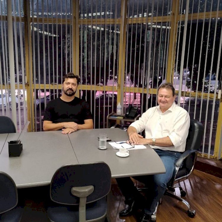 Flávio Cabo Almi realiza visita ao secretário de obras Marcelo Miglioli