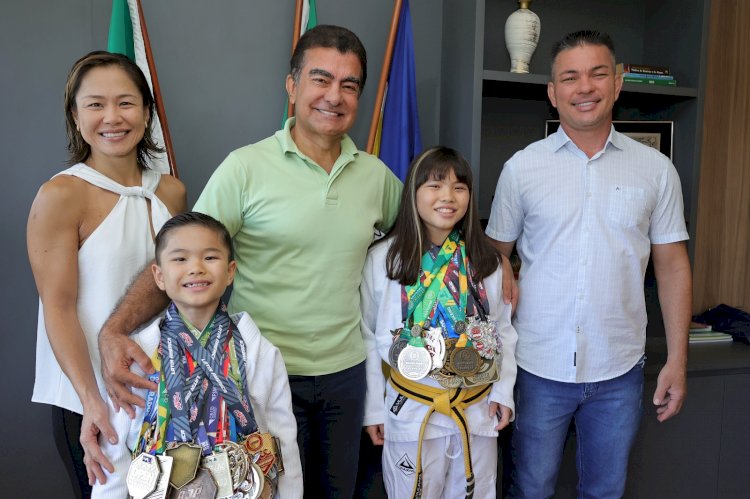 Campeões de jiu-jitsu são recebidos pelo prefeito de Dourados