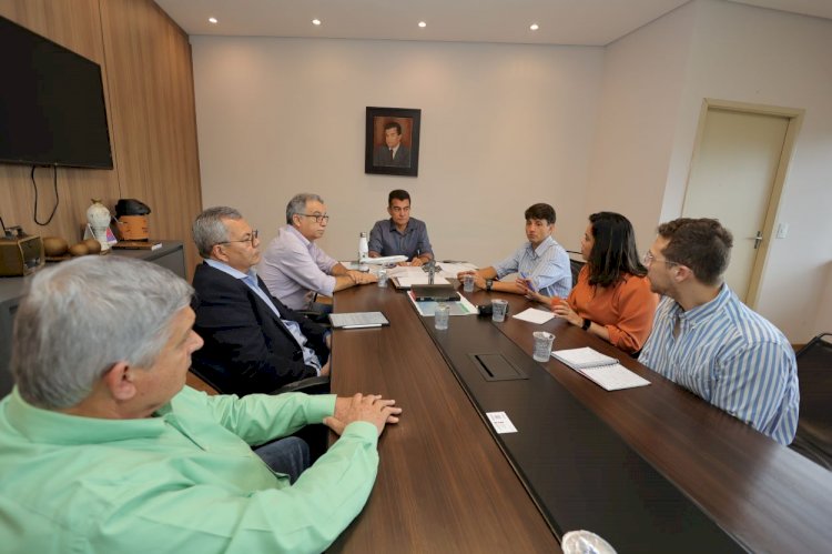 Prefeitura reúne técnicos do Fonplata para discutir adequações de projetos
