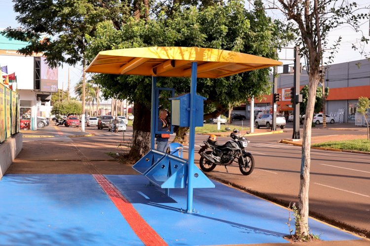 Prefeitura de Dourados mantém revitalização de pontos de ônibus