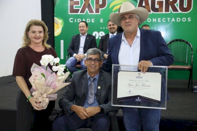Alex Cadeirante homenageia presidente do Sindicato Rural em Sessão Solene na Expoagro