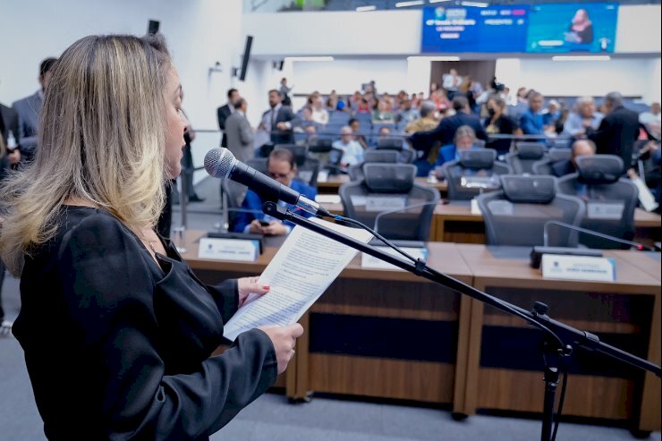 Lia Nogueira solicita iluminação em trevo de Glória de Dourados