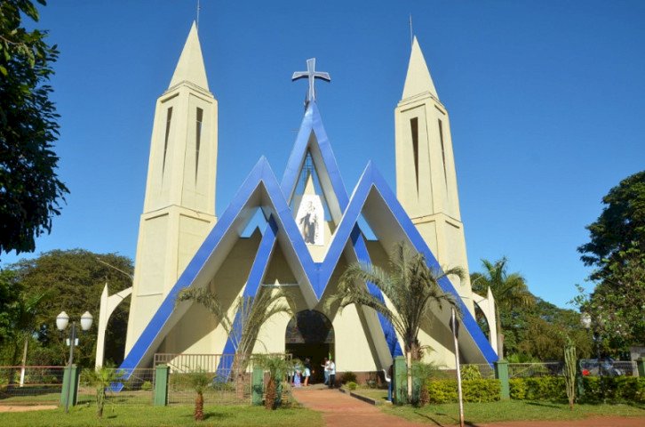 Católicos são maioria em MS, mas número de evangélicos cresce; espíritas lideram em escolaridade