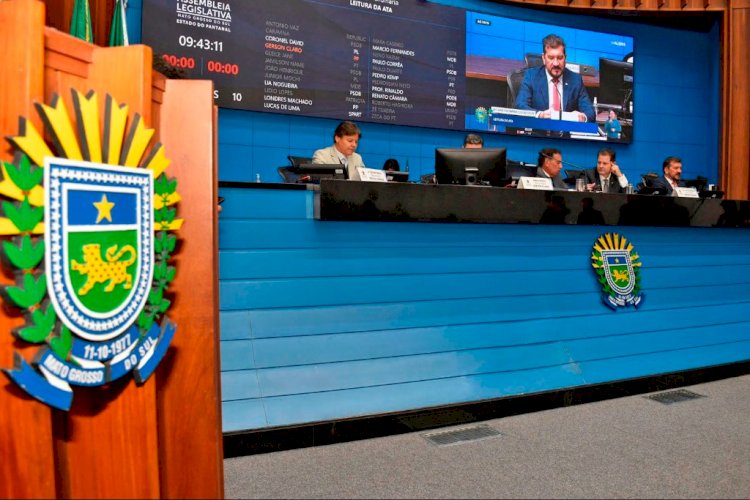Na primeira sessão da semana, deputados apreciarão quatro propostas