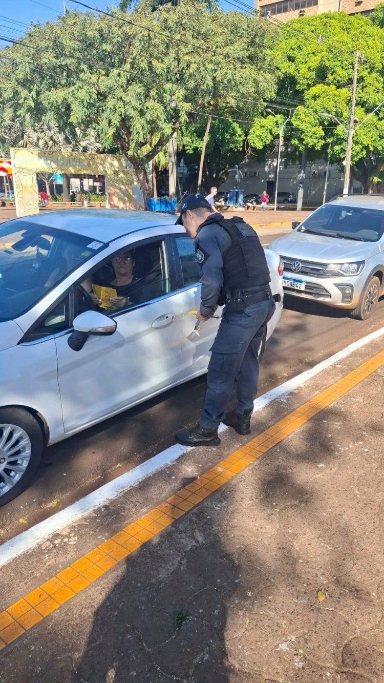Prefeitura de Dourados realiza blitz educativa para marcar o Dia do Motorista