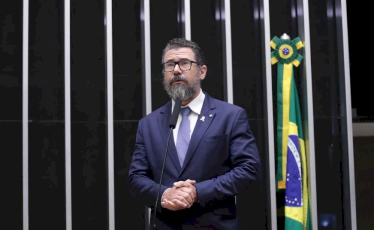 Marcos Pollon classifica como absurda e inconstitucional presença da polícia 24h na casa de Bolsonaro