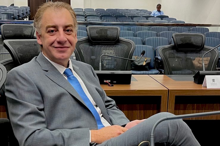 Projeto de Neno Razuk institui garantias às crianças com deficiência e neurodivergência nas escolas