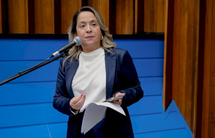 Lia Nogueira cobra esclarecimentos sobre suspensão de cirurgias bariátricas