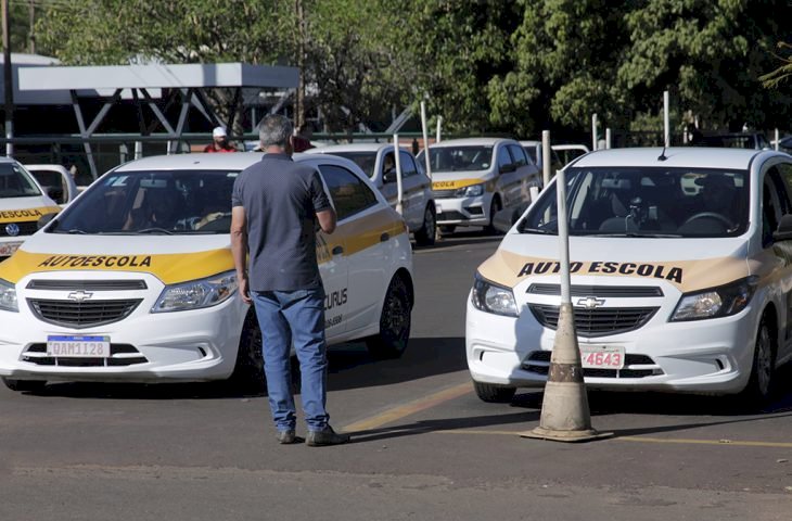 Fim do exame de baliza no pátio do Detran marca mudança no processo de habilitação