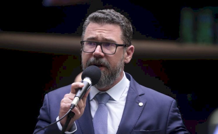 Projeto de Pollon que obriga salas reservadas para atender crianças nos IMLs avança na Câmara