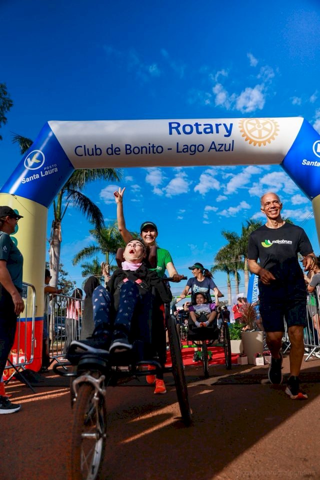 Em Dourados, corrida com PcDs distribui medalhas e troféus a participantes